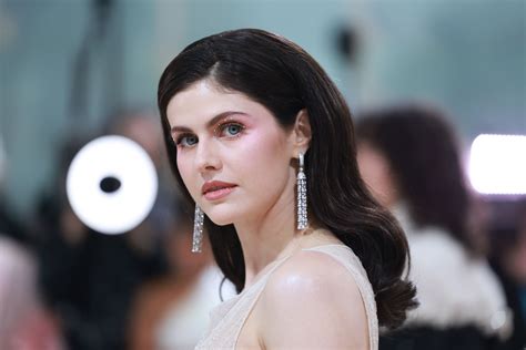 Alexandra Daddario has been cast in the lead role of the Mayfair Witches series at AMC , Variety has learned exclusively. . Alexandra daddario desnudos